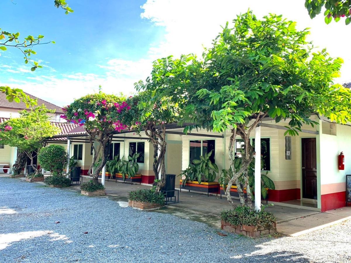 Suanpai Resort Sattahip Exteriör bild